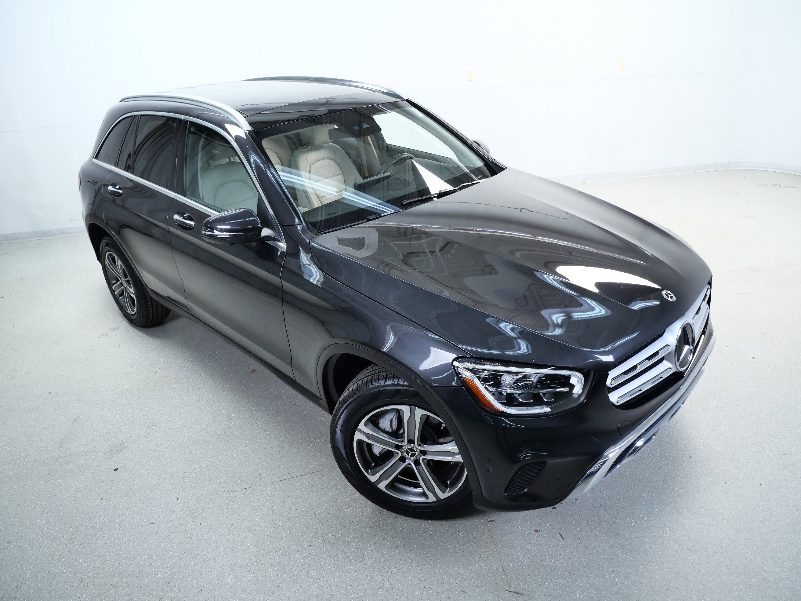 2022 Mercedes Benz GLC 300 4MATIC photo 3
