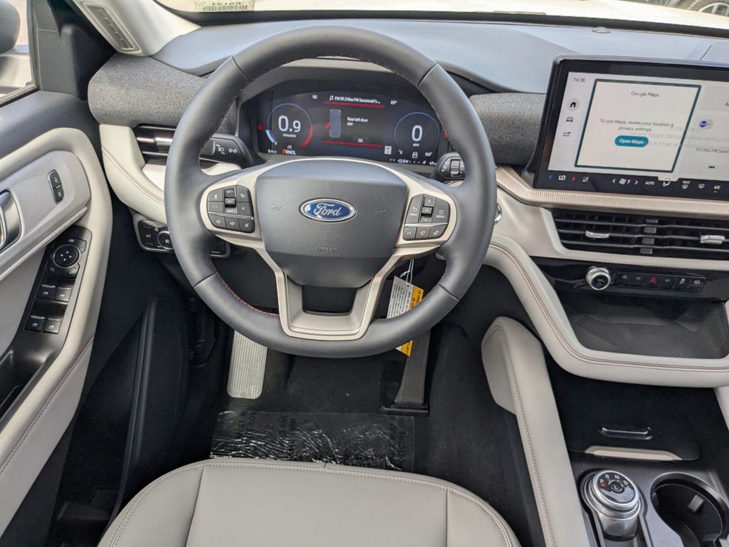 2025 Ford Explorer photo 17