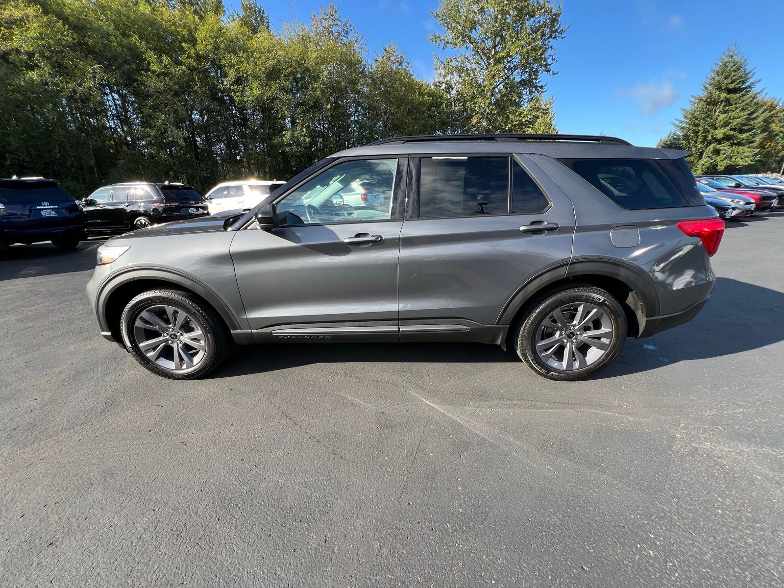 2022 Ford Explorer XLT photo 5