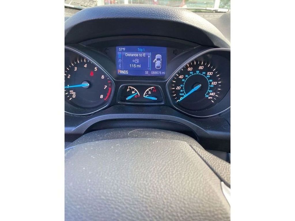 2015 Ford Escape SE's photo