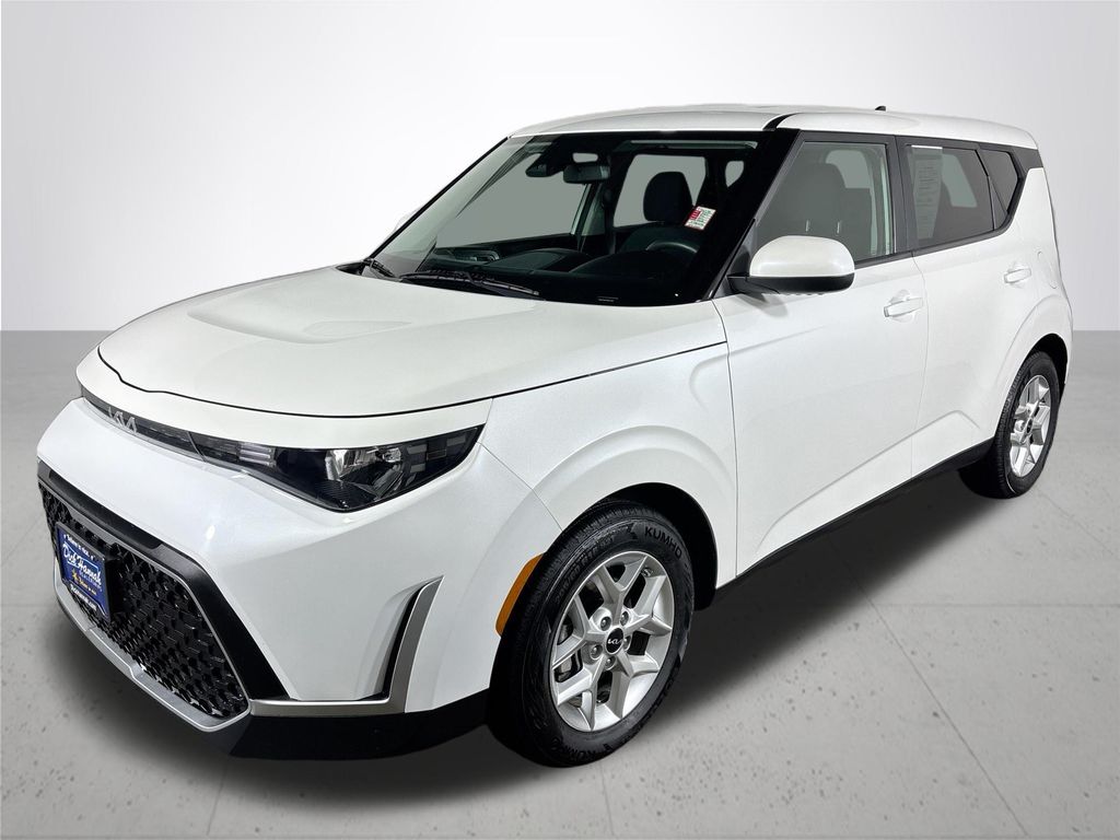 2023 Kia Soul LX photo 2