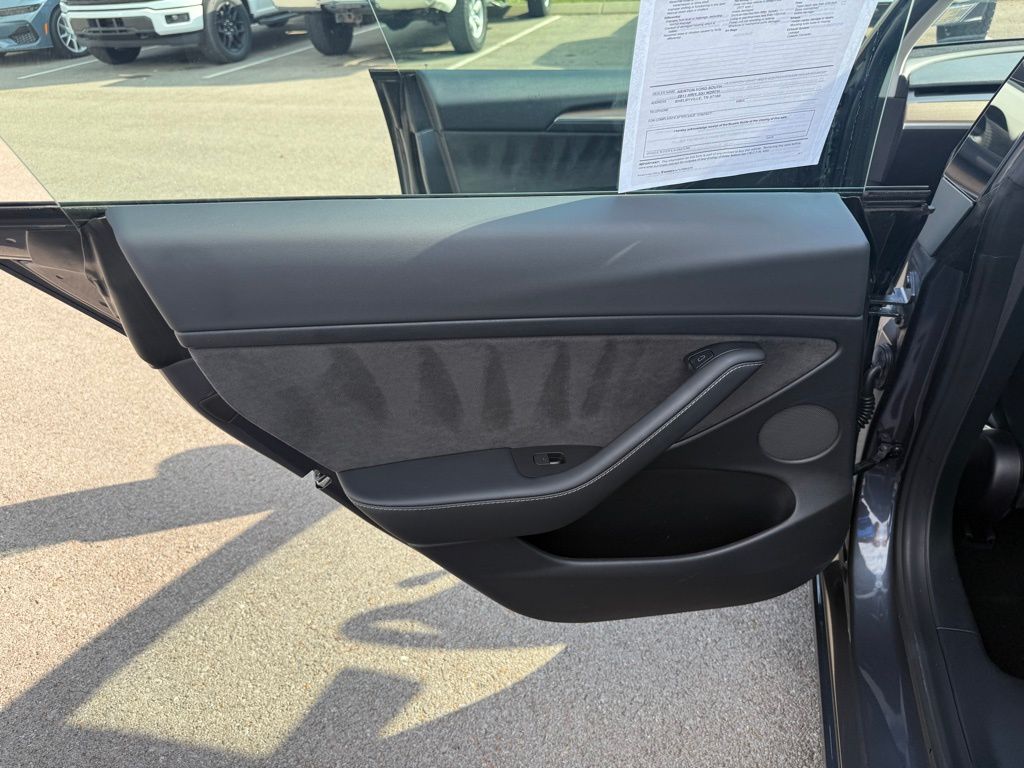 2021 Tesla Model 3 Standard Range Plus photo 8
