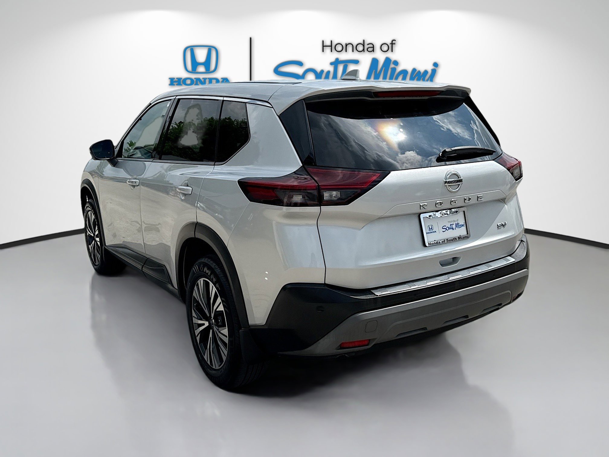2021 Nissan Rogue SV photo 4