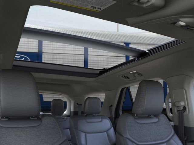 2025 Ford Explorer photo 19
