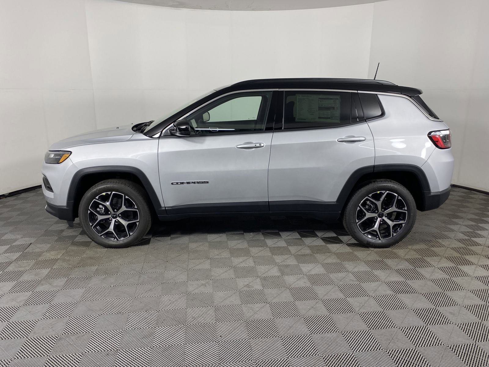 2025 Jeep Compass Limited photo 3