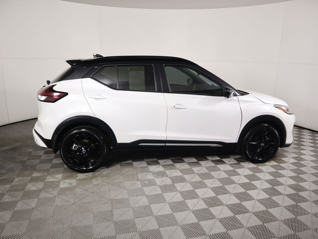 2024 Nissan Kicks SR photo 4