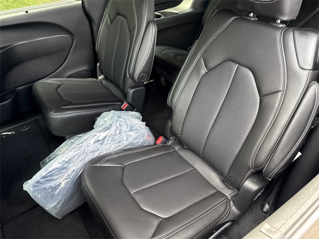 2025 Chrysler Voyager LX photo 26