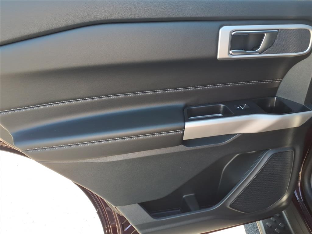 2022 Ford Explorer XLT photo 11