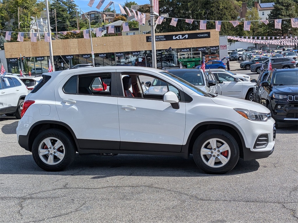 2020 Chevrolet Trax LS photo 4
