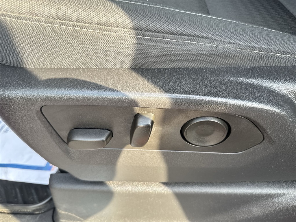 2023 Chevrolet Silverado 1500 LT photo 18