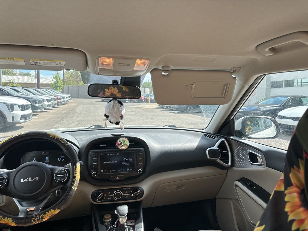 2023 Kia Soul LX photo 12