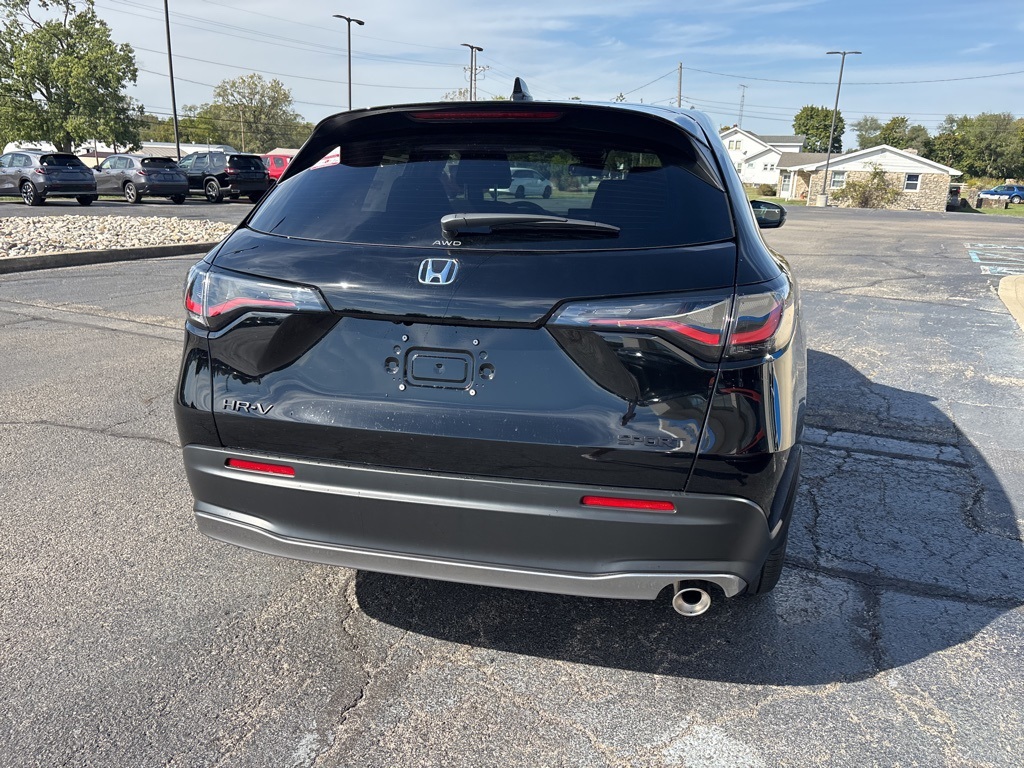 2026 Honda HR-V Sport photo 4