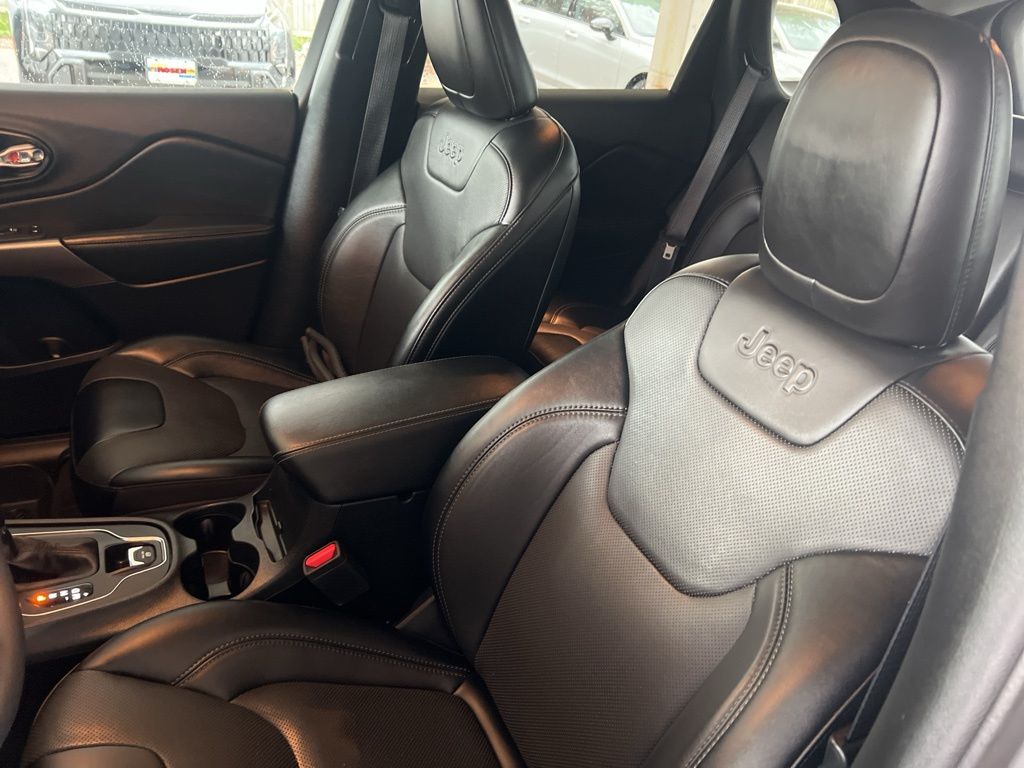 2022 Jeep Cherokee Latitude Lux photo 5