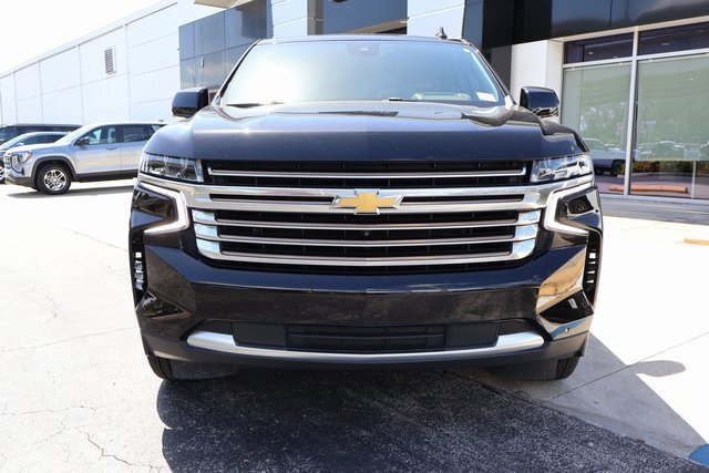 2023 Chevrolet Suburban High Country photo 2