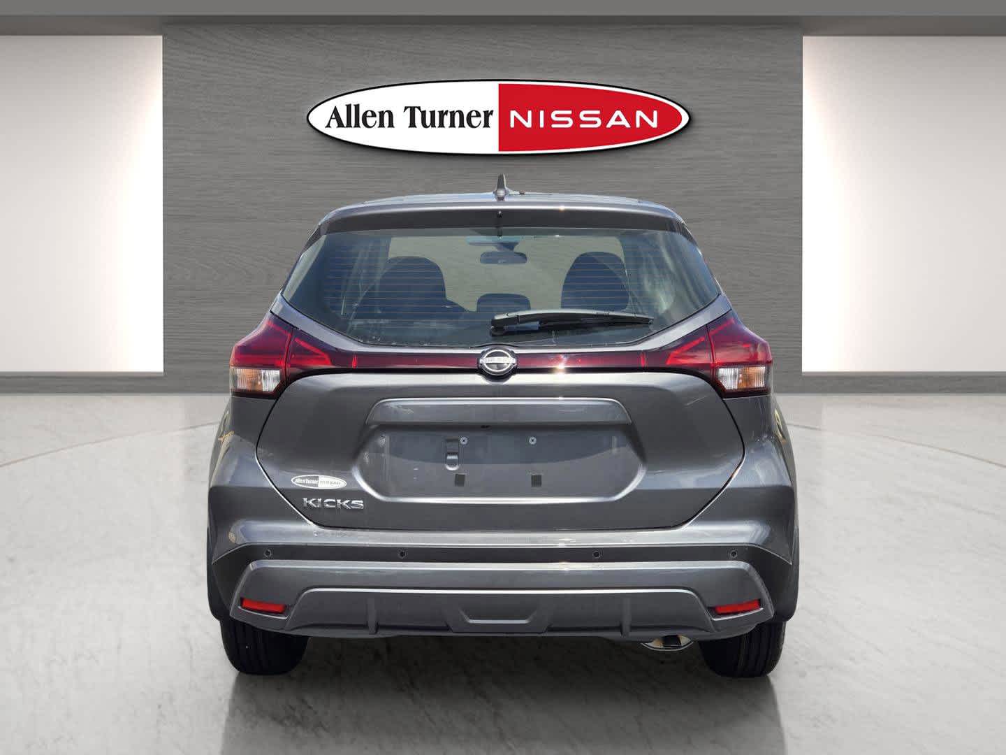 2025 Nissan Kicks Play S photo 7