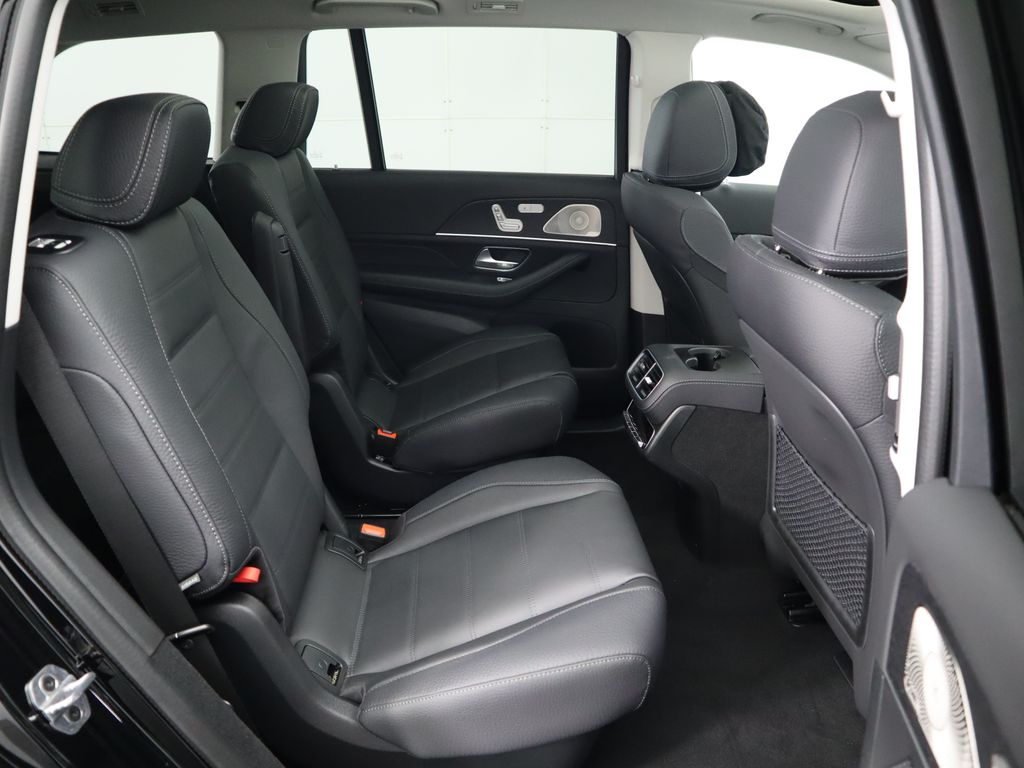 2025 Mercedes Benz GLS 450 4MATIC photo 24