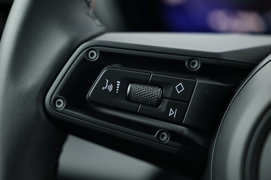 2025 Porsche Macan Electric photo 28