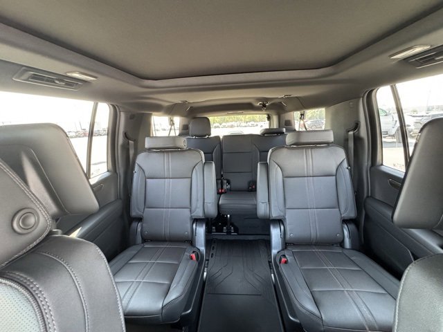 2026 Chevrolet Suburban High Country photo 22