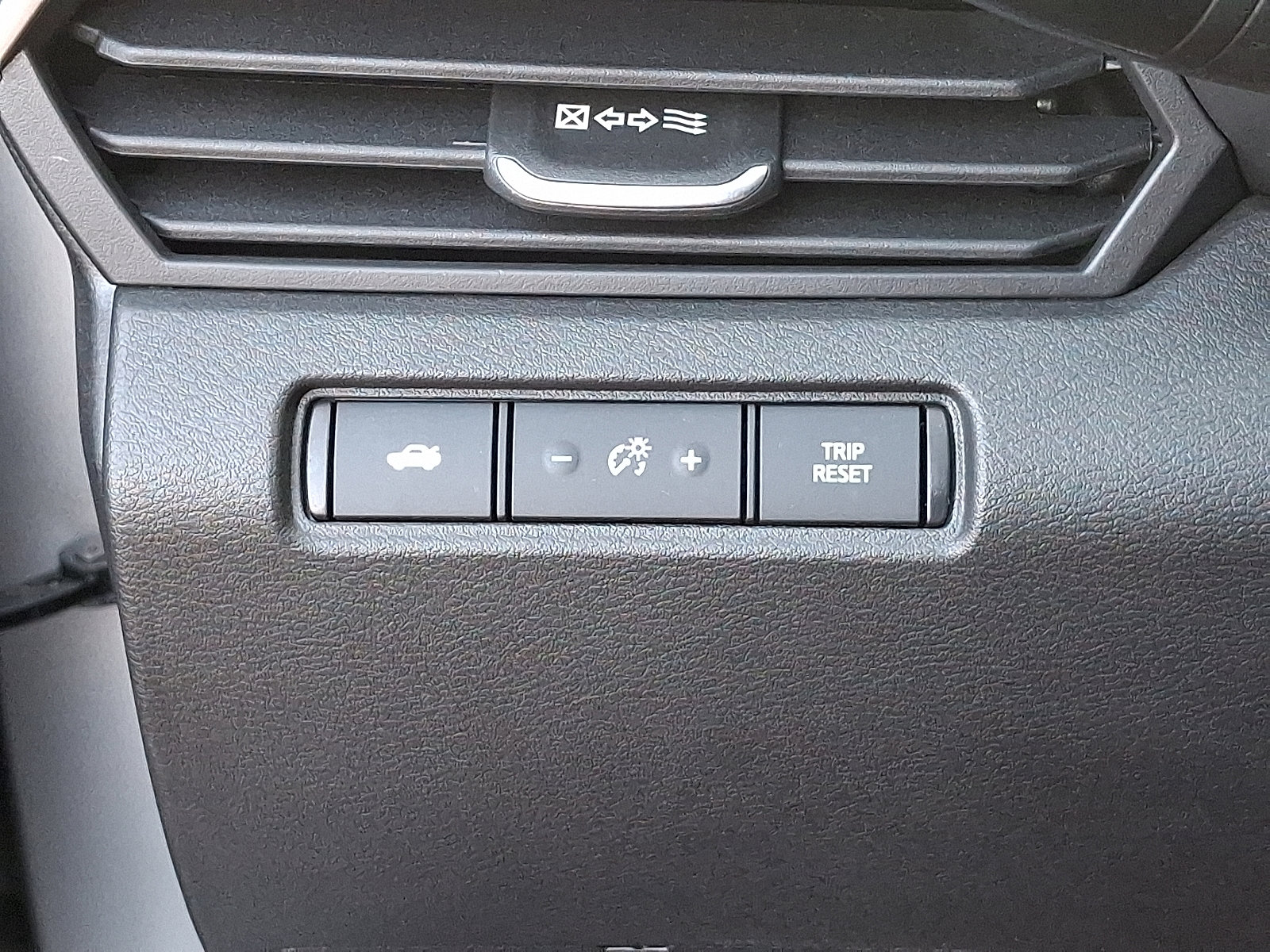 2024 Nissan Altima 2.5 SR photo 19