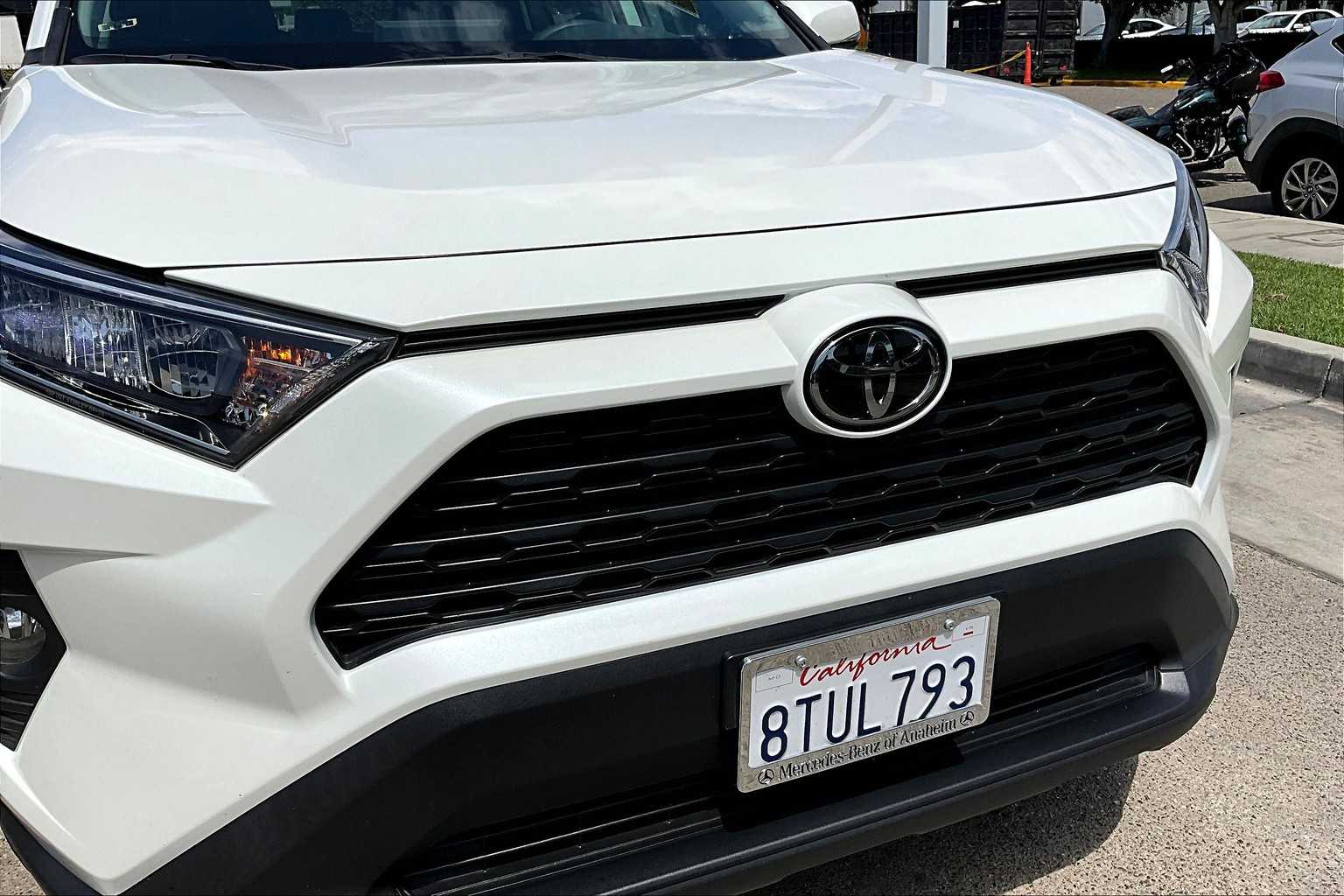 2021 Toyota RAV4 XLE Premium photo 28