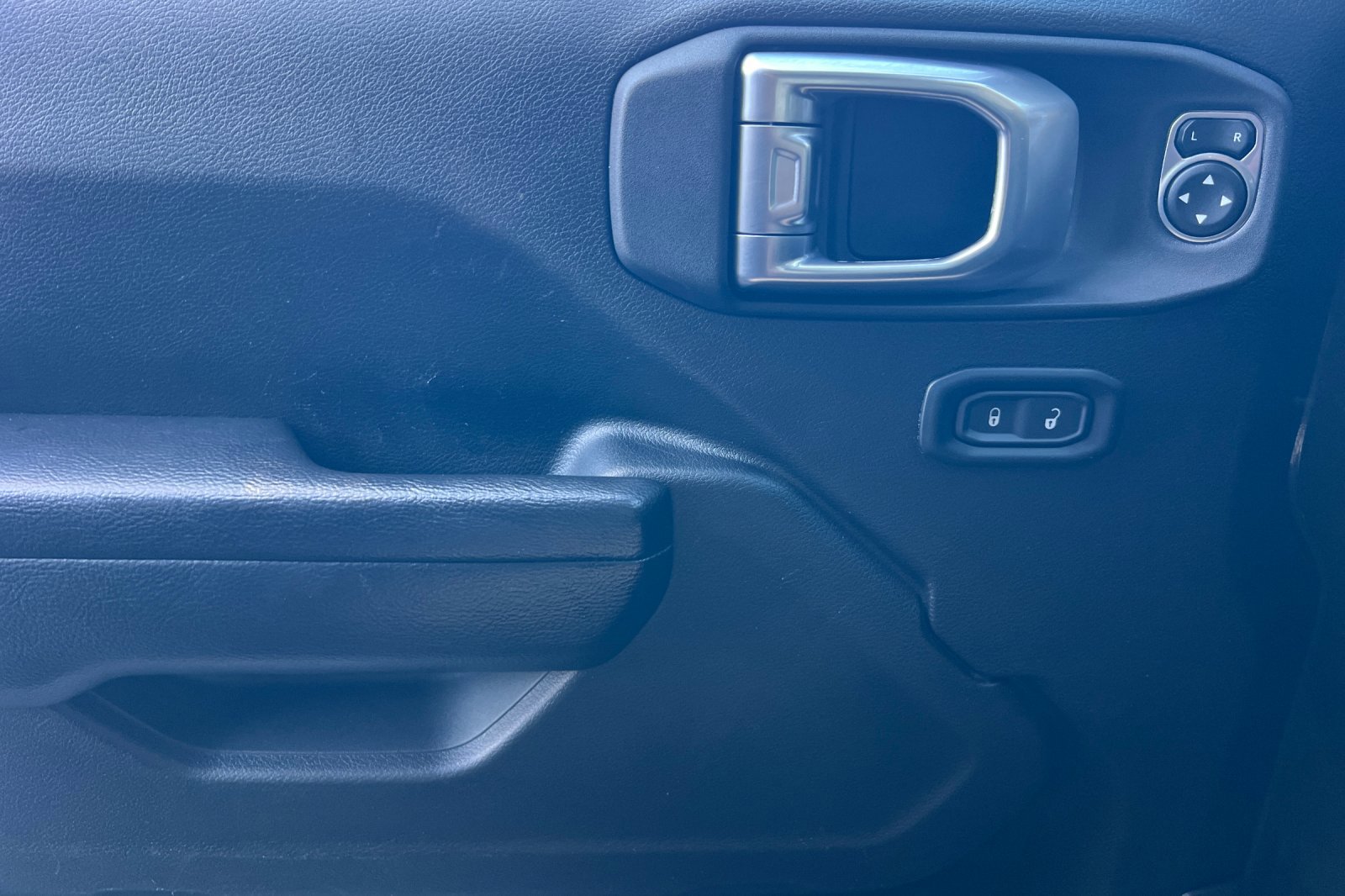 2024 Jeep Wrangler Sport S 4xe photo 10