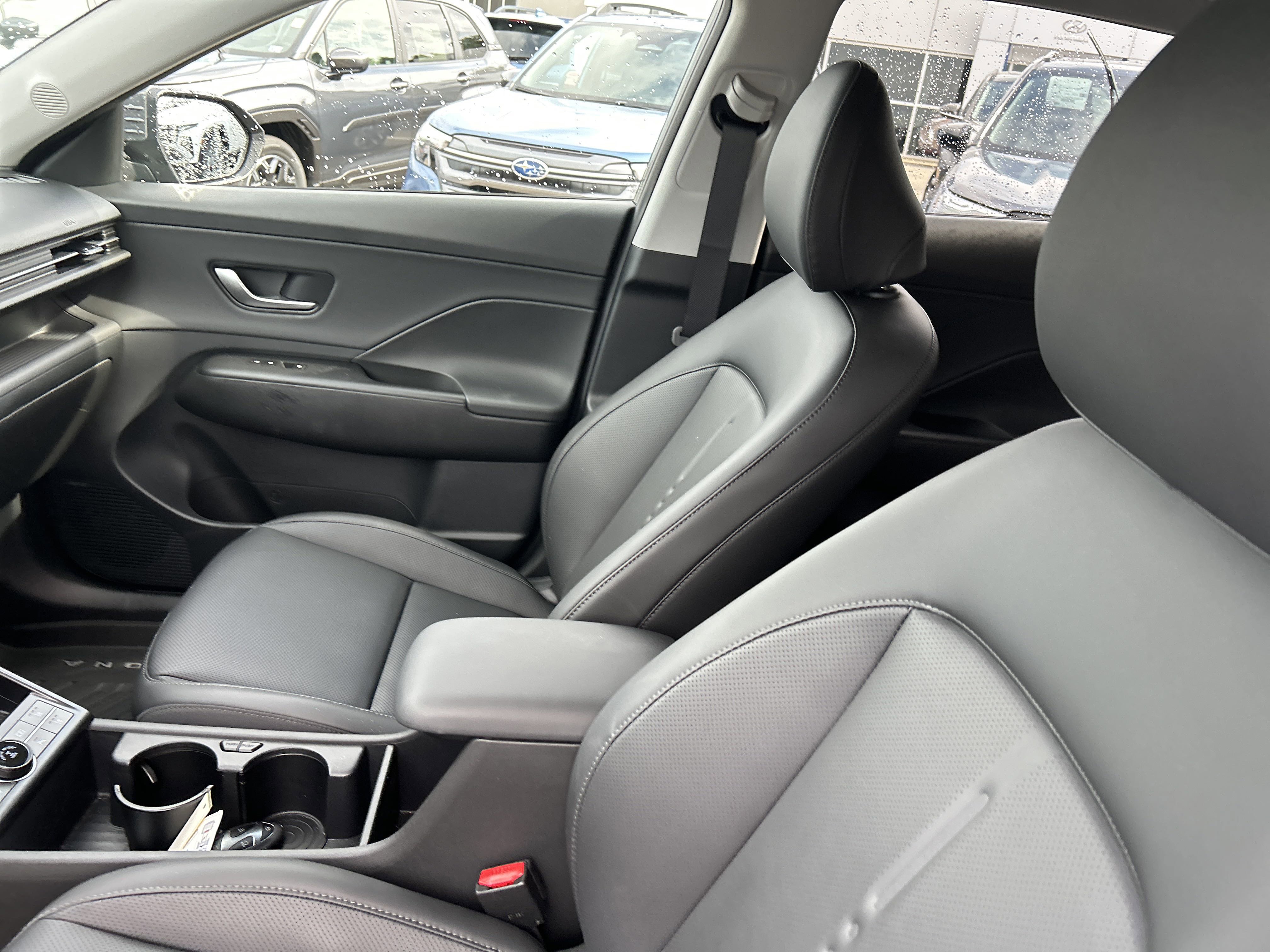 2025 Hyundai Kona Limited photo 3