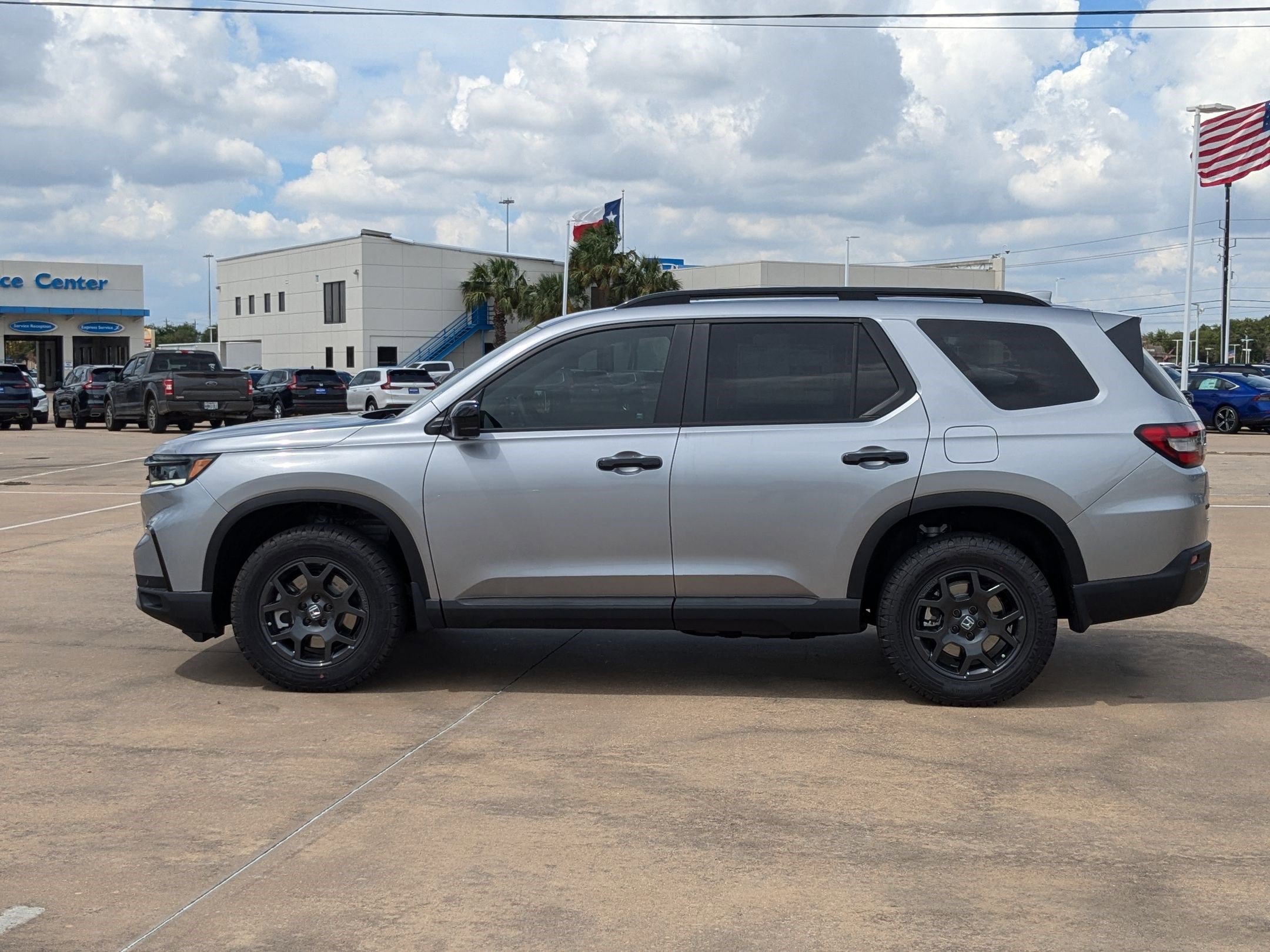 2025 Honda Pilot TrailSport photo 5