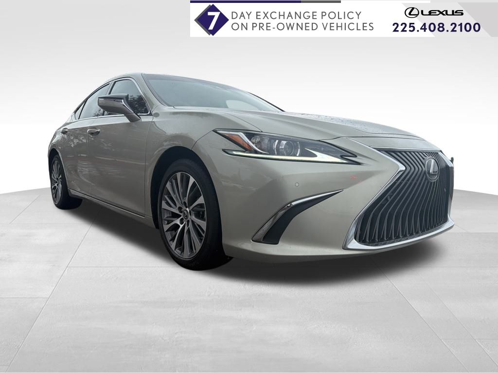 2020 Lexus ES 350's photo