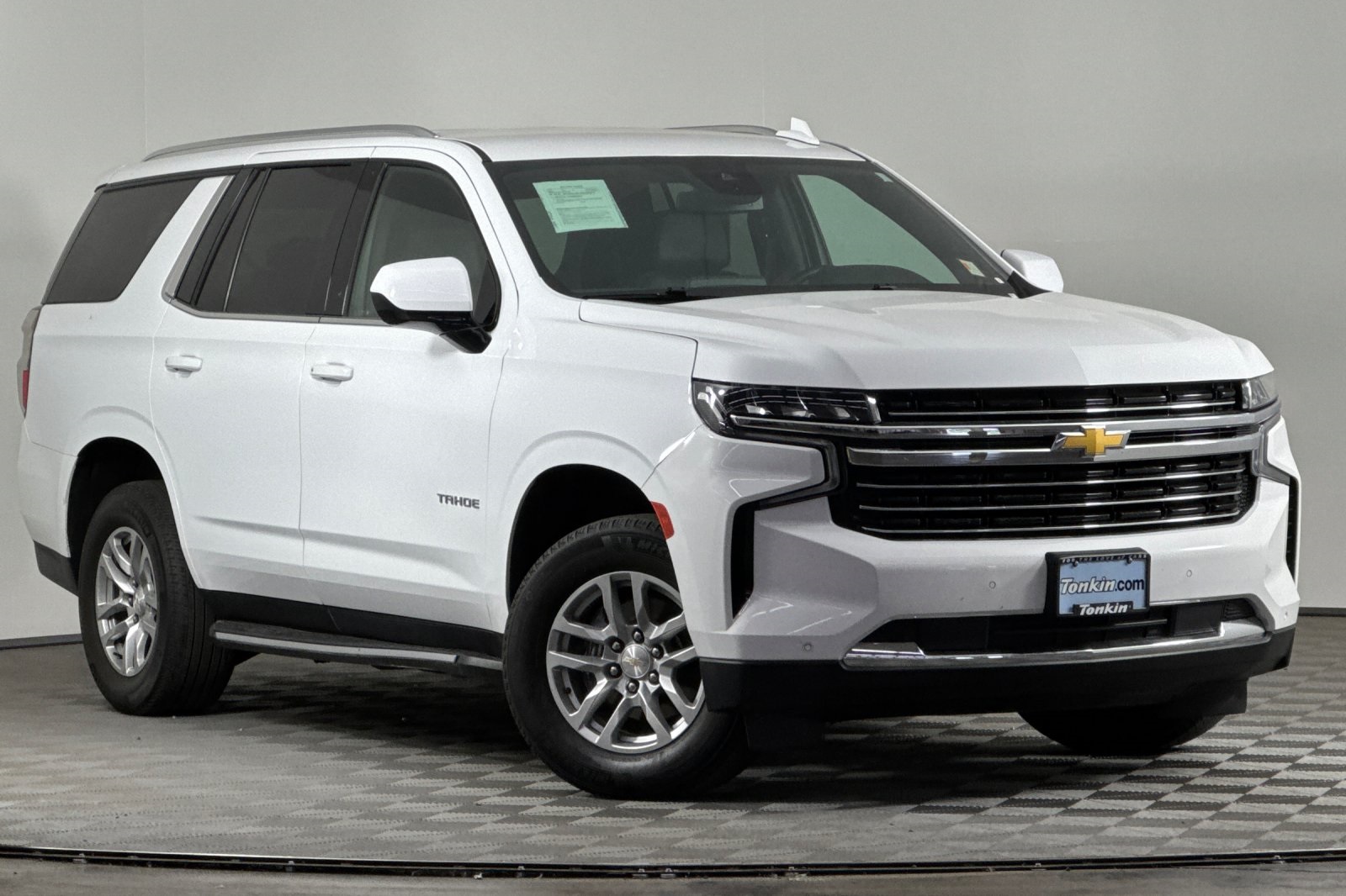 2023 Chevrolet Tahoe LT photo 2