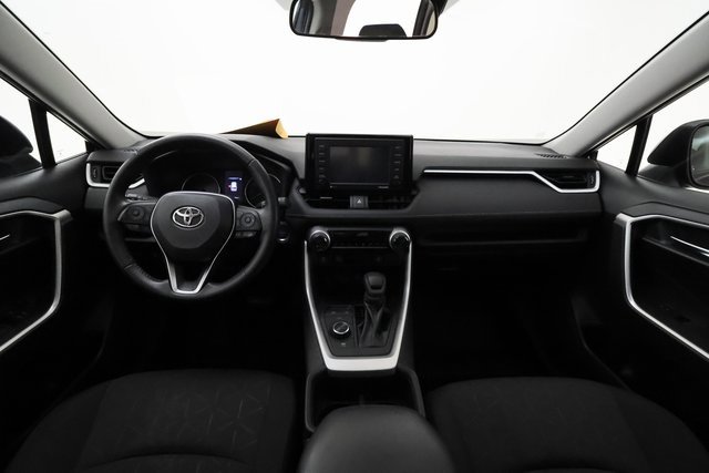 2022 Toyota RAV4 Hybrid XLE photo 4