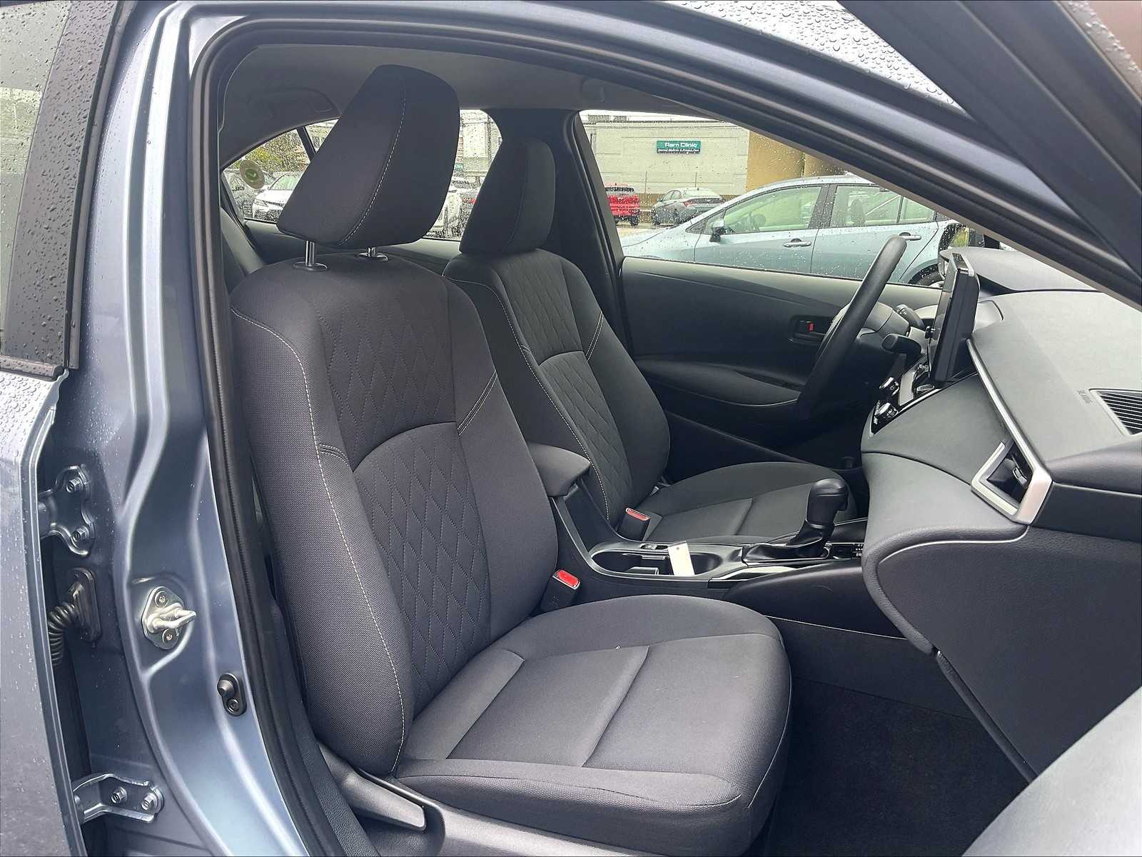 2023 Toyota Corolla Hybrid LE photo 11