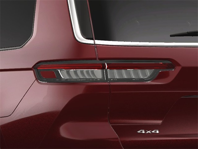 2025 Jeep Grand Cherokee Laredo photo 12
