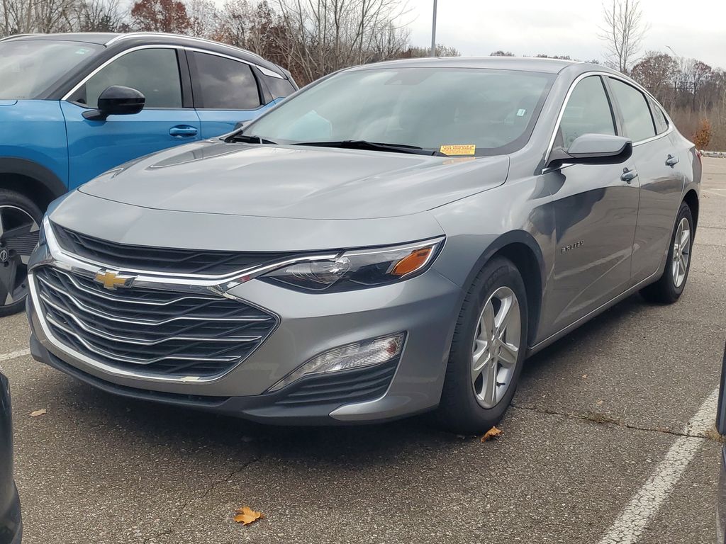 2023 Chevrolet Malibu 1LT photo 2