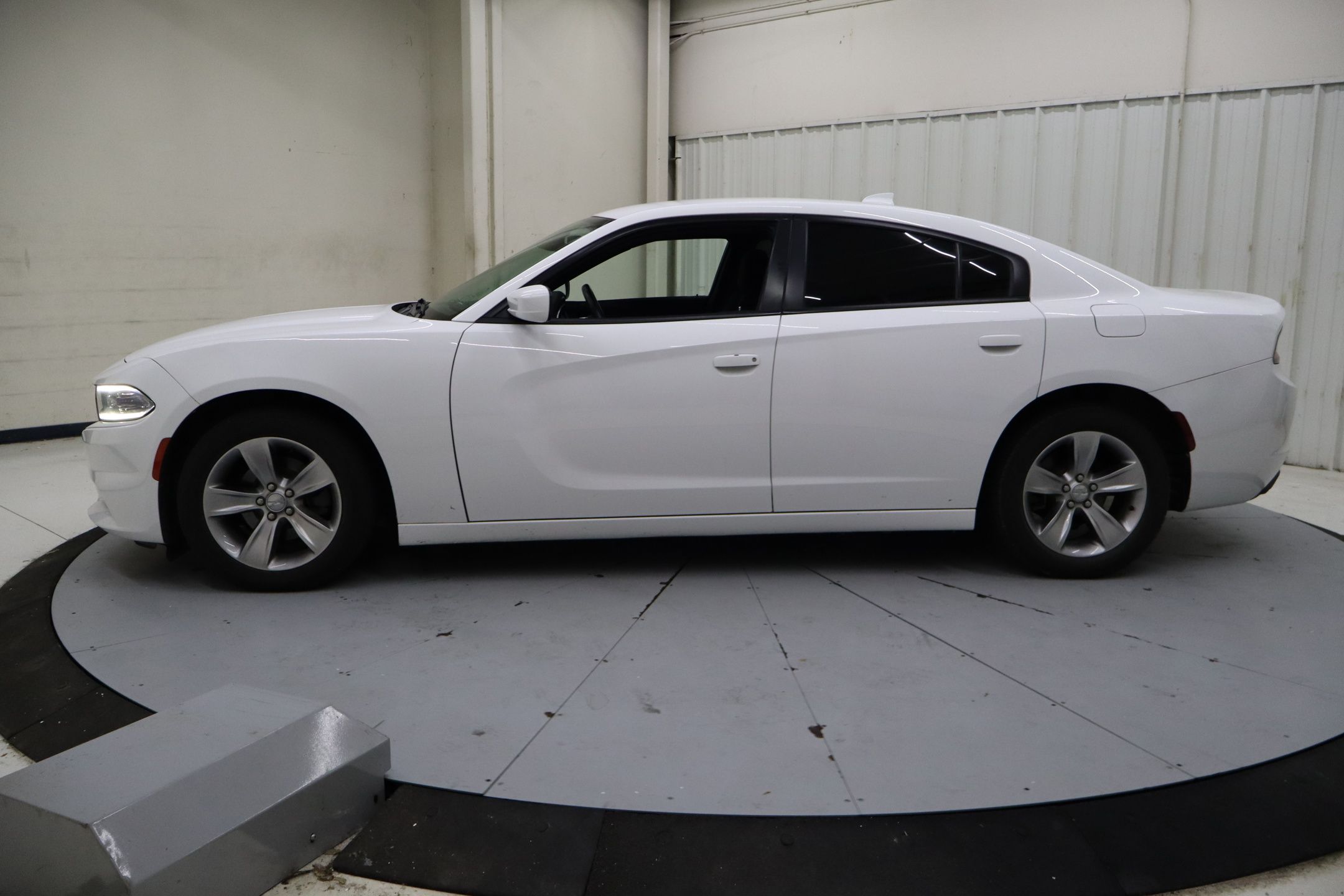 2018 Dodge Charger SXT Plus photo 6