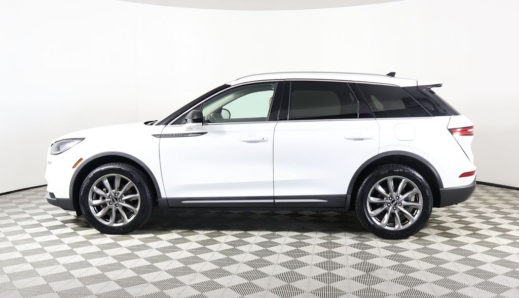 2020 Lincoln Corsair Standard photo 3