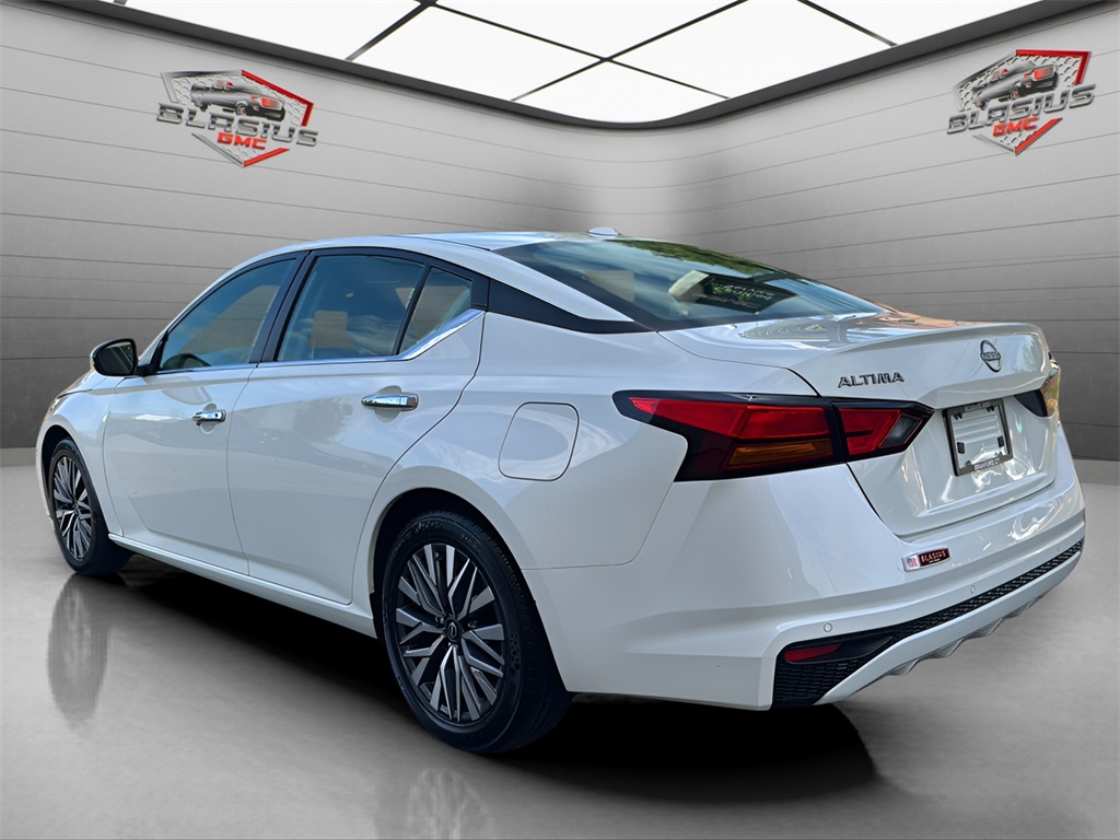 2023 Nissan Altima 2.5 SV photo 3