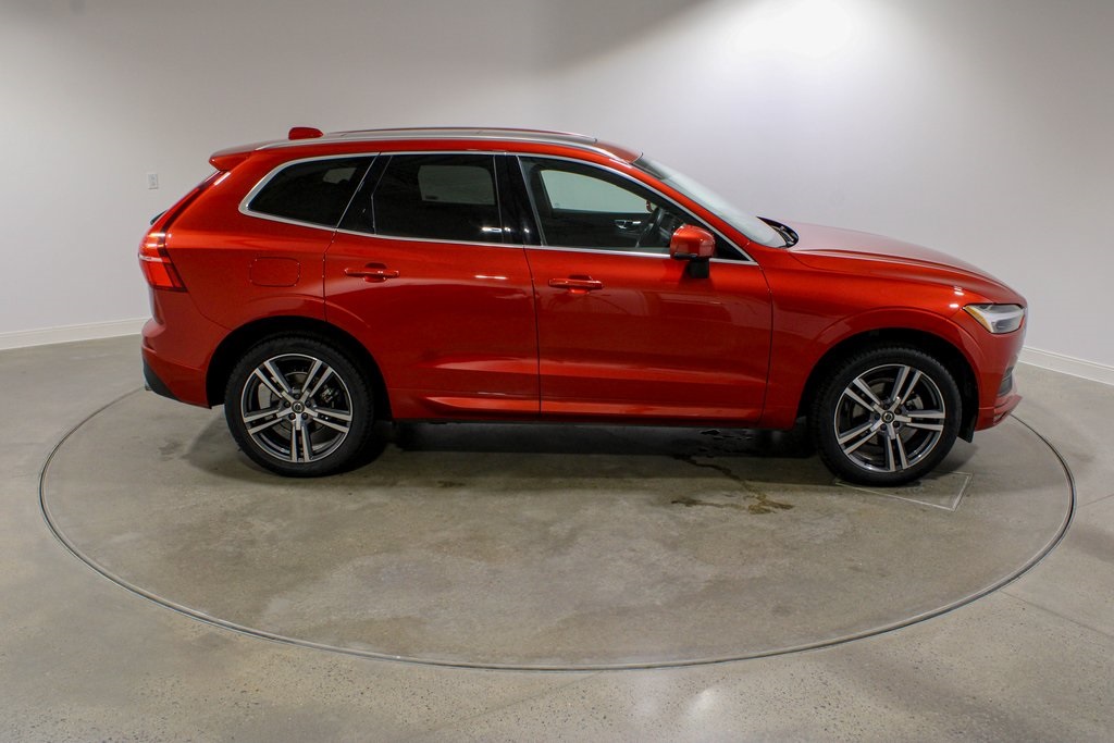 2021 Volvo XC60 T5 Momentum photo 6