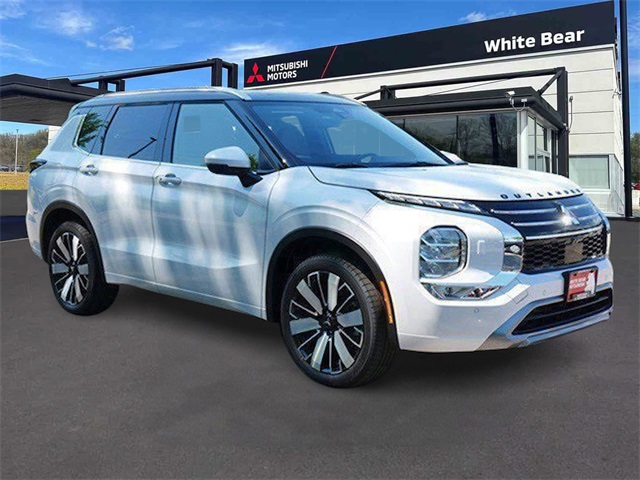 2025 Mitsubishi Outlander SEL's photo