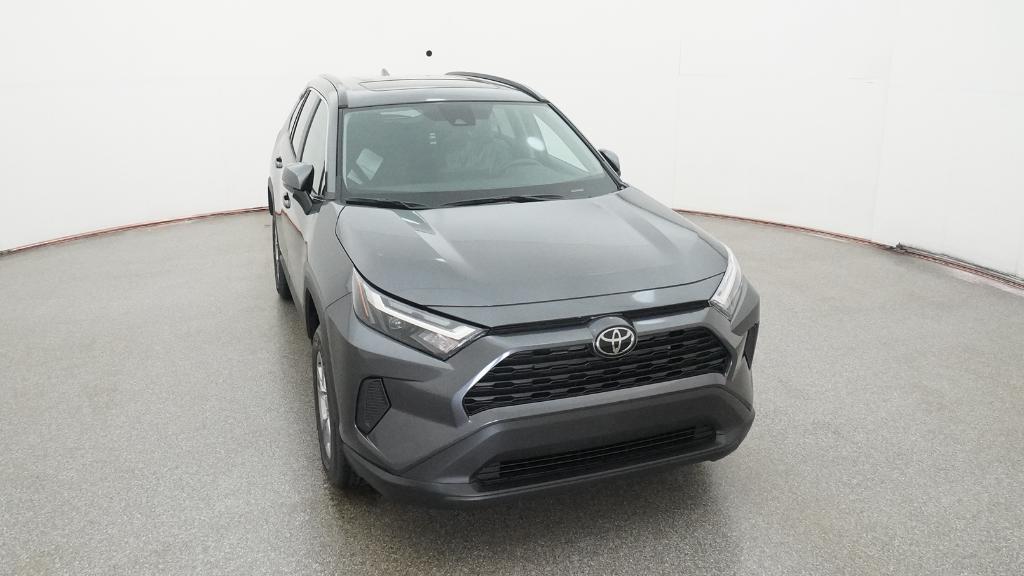 2025 Toyota RAV4 XLE photo 32