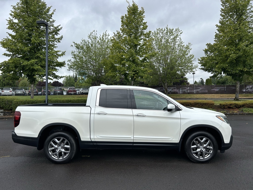 2017 Honda Ridgeline RTL-E photo 3