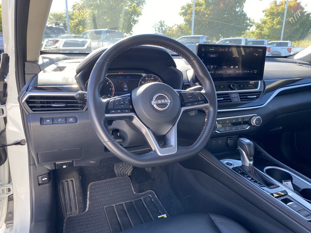 2023 Nissan Altima 2.5 SR photo 3