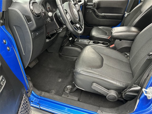 2016 Jeep Wrangler Unlimited Sahara photo 3