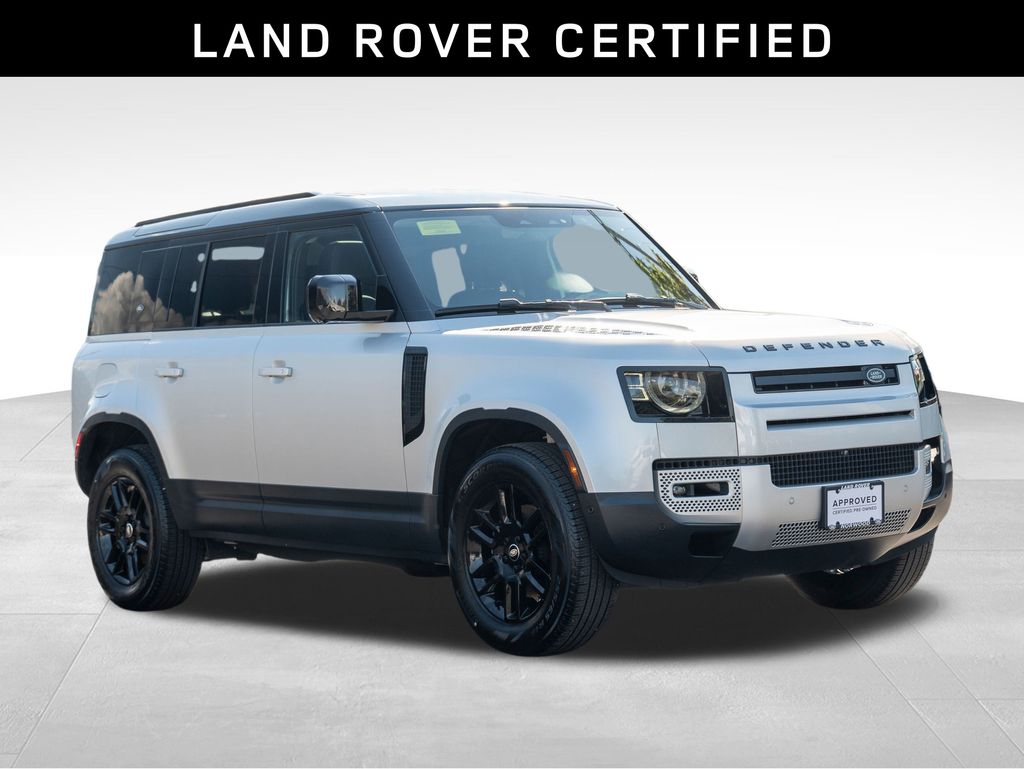 2024 Land Rover Defender 110 S photo 3