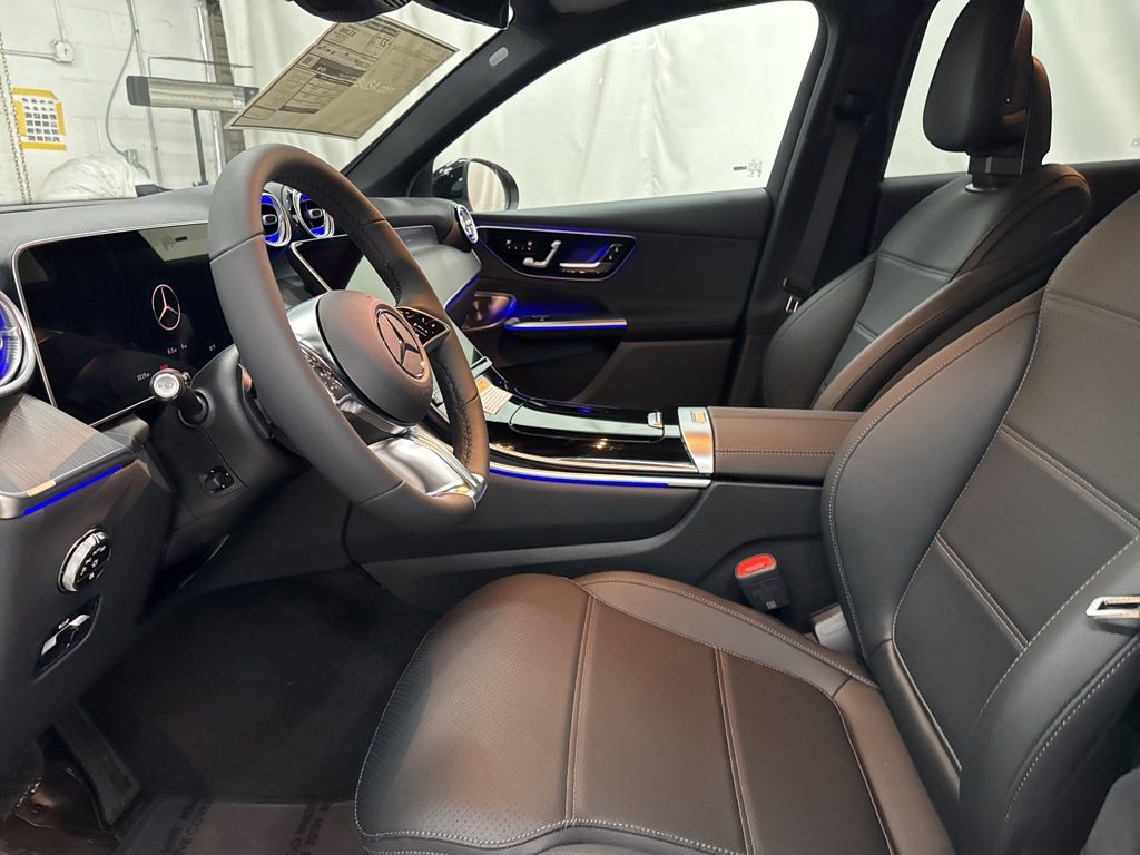 2026 Mercedes Benz GLC 300 photo 12