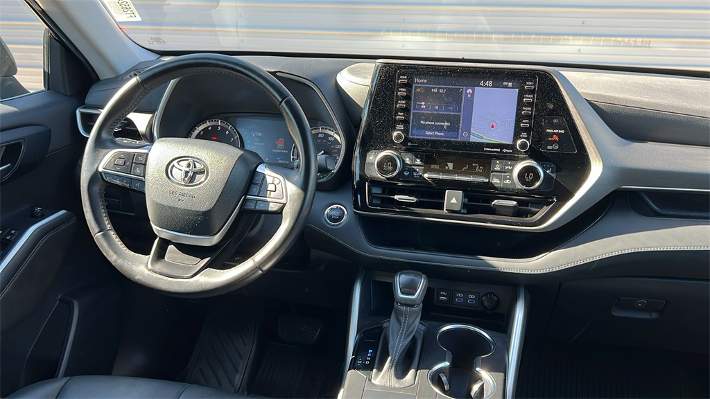 2022 Toyota Highlander XLE photo 11