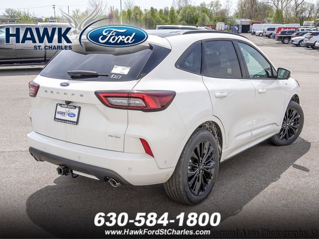2024 Ford Escape ST-Line Elite photo 3