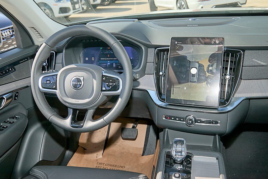 2026 VOLVO XC90 - Image 25