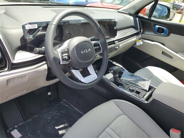 2025 Kia Sorento S photo 8