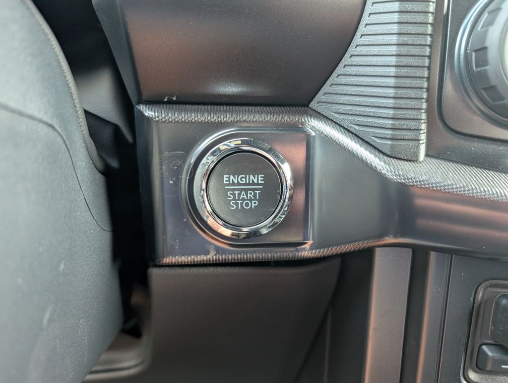 2025 Ford F-150 Lariat photo 10
