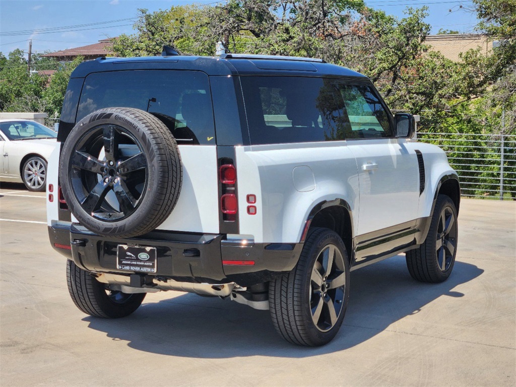 2024 Land Rover Defender 90 X-Dynamic SE photo 4